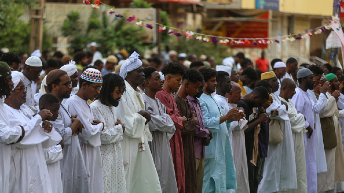 Warga Sudan Rayakan Idul Fitri Di Tengah Dentuman Roket Dan Suara Tembakan